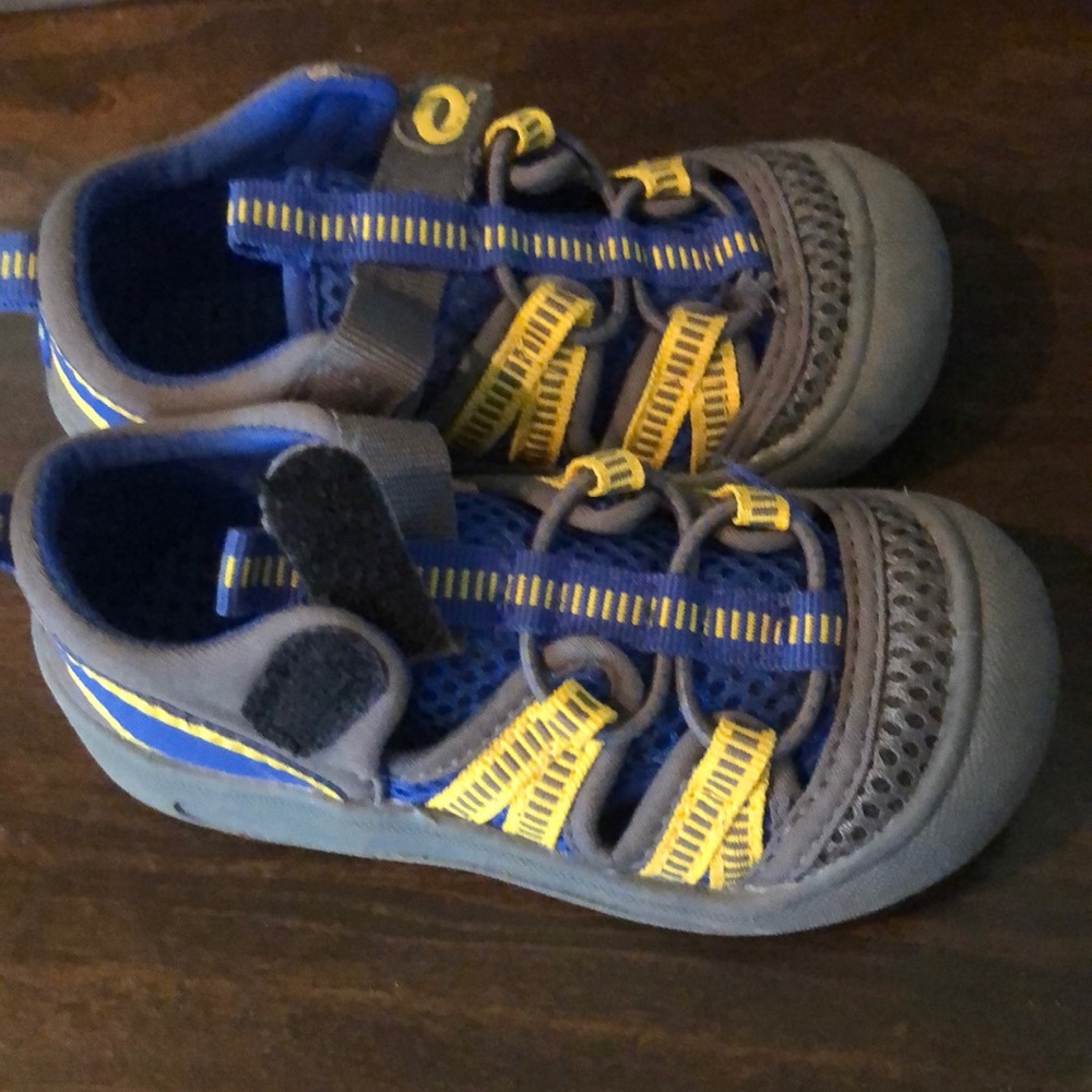 EUC water sandals